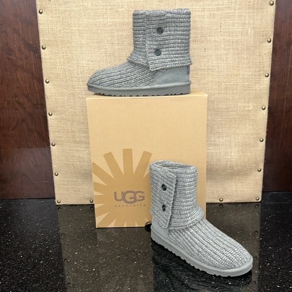 NEW UGG KIDS CLASSIC CARDY GREY - Picture 2 of 4